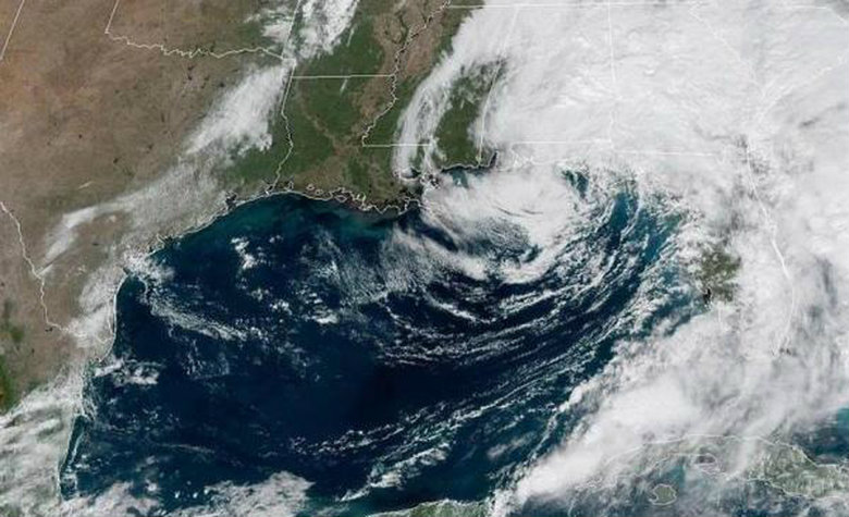 Ciclón postropical 'Néstor' toca tierra en Florida
