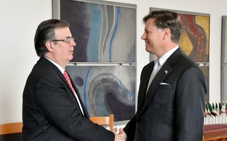 Ebrard y Durazo se reúnen con embajador de EU por tráfico de armas