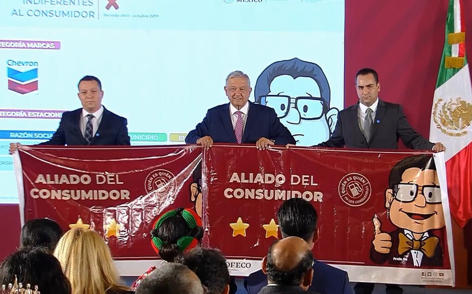 AMLO y Profeco dan reconocimiento a gasolineras con los mejores precios