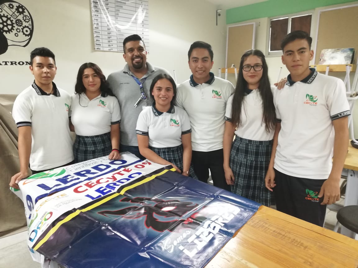 Alumnos del CECYTED 09 de Lerdo piden ayuda para Torneo Mundial de Robótica Educativa