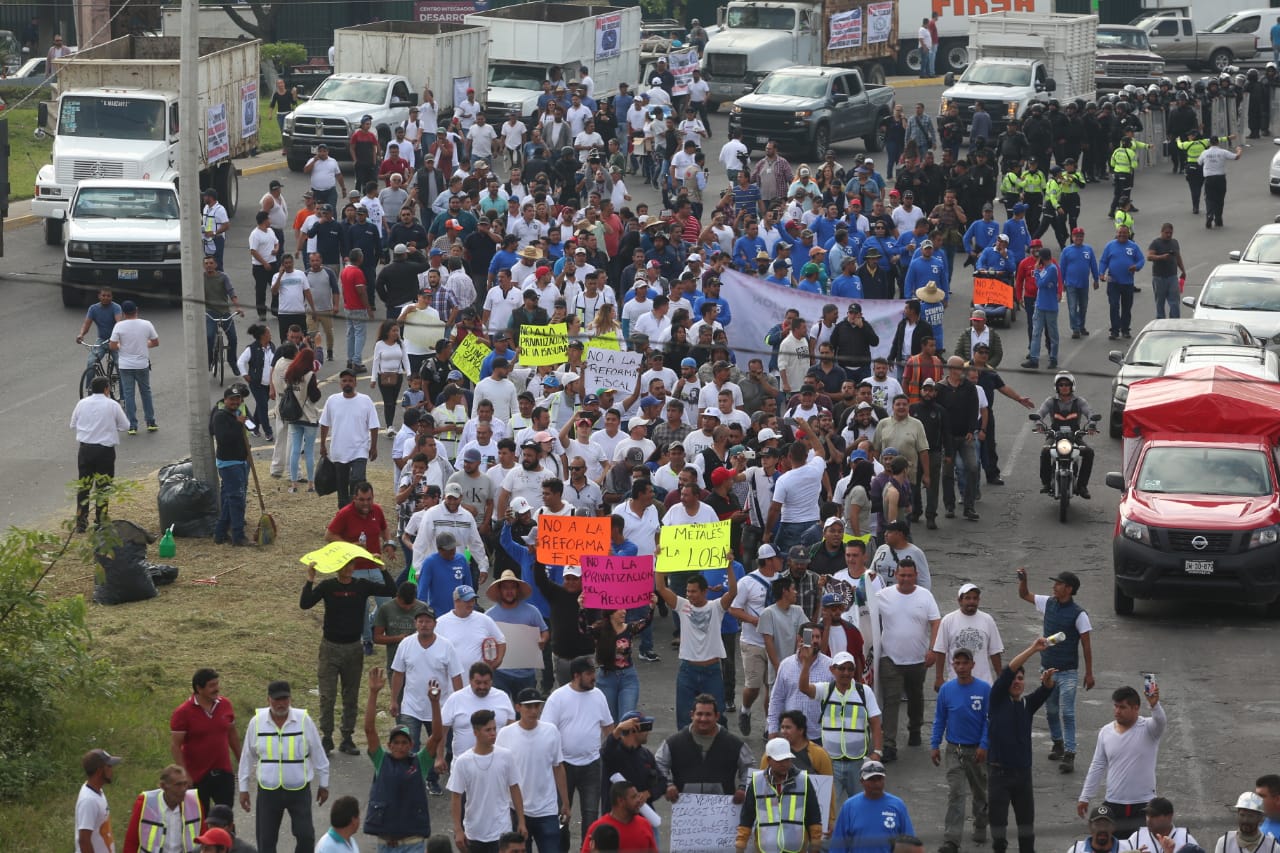 Chatarreros bloquean vialidades por nueva reforma [Min a Min]
