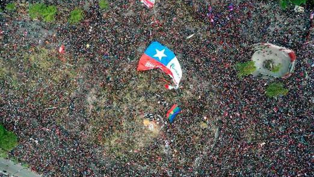Contra la desigualdad, marchan un millón de personas en Santiago de Chile