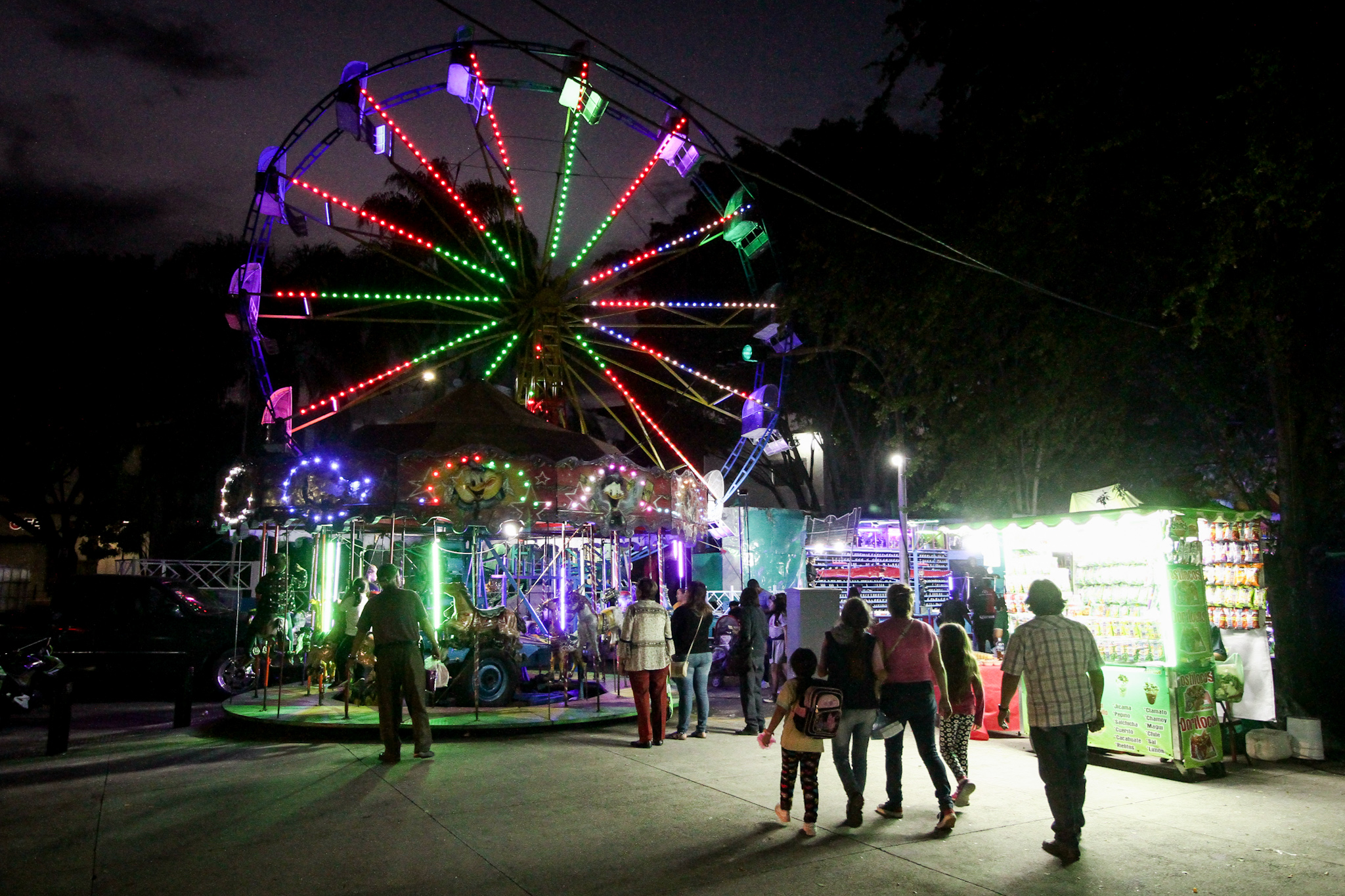 Entre juguetes y calaveritas de azúcar: Feria del Cartón en el Parque Morelos