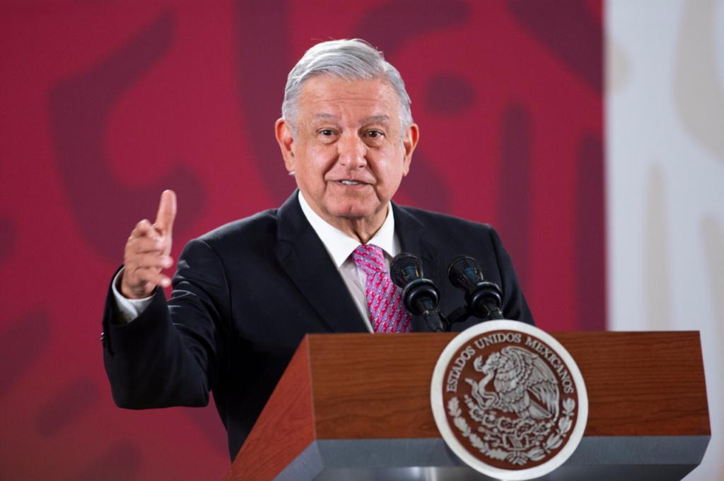 AMLO presenta avances en construcción de aeropuerto en Santa Lucía