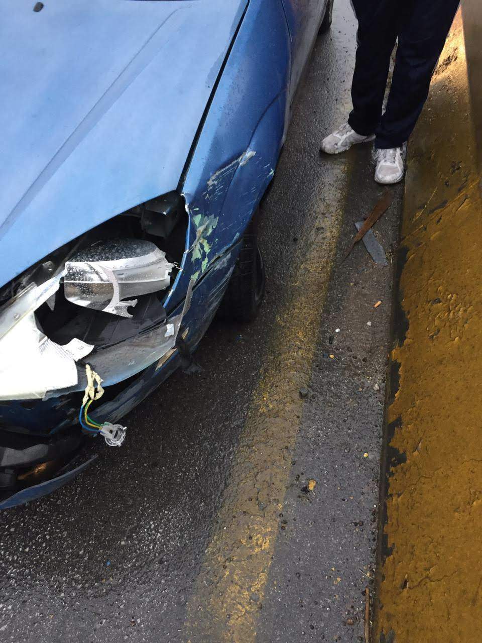 Conductor choca contra ballena de concreto en Torreón | Telediario México