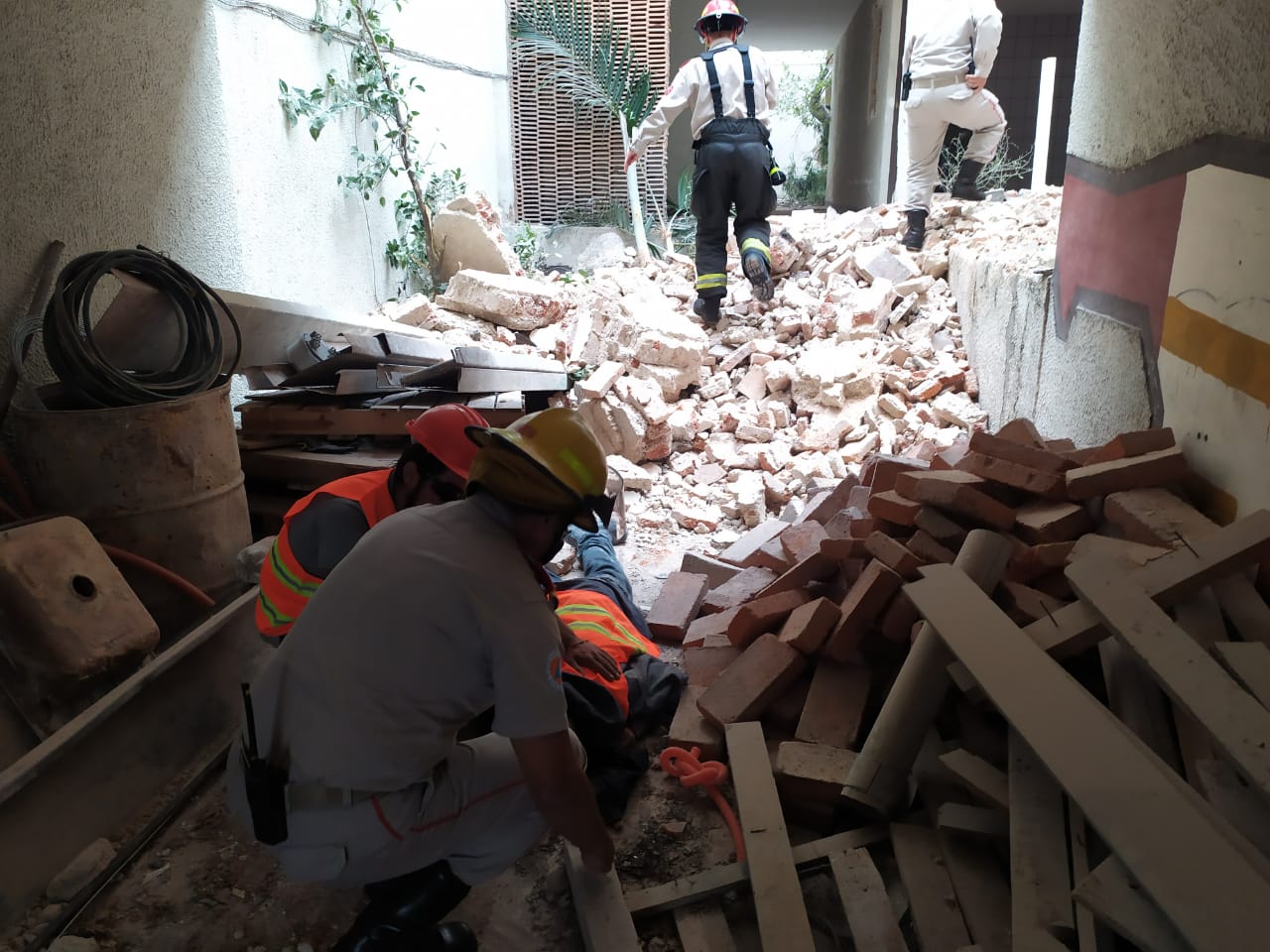 Un muerto tras derrumbe en la colonia Americana