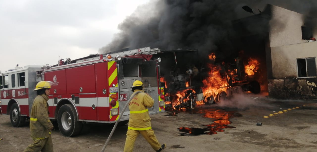 Se incendia empresa en Zona Industrial de Gómez Palacio