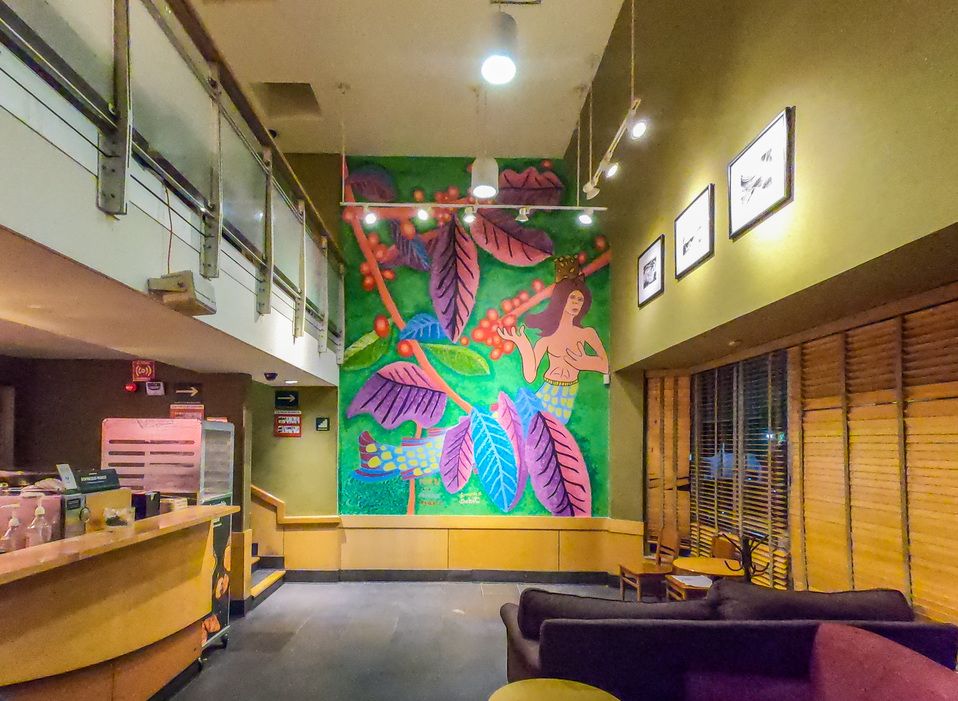 Artistas con síndrome de Down pintan mural en Starbucks