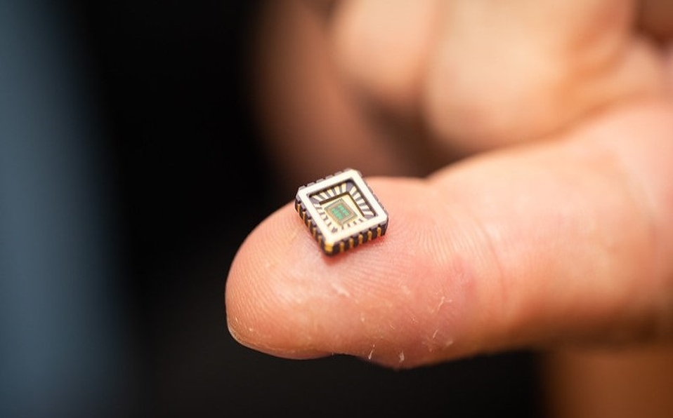 Crean chip para el cerebro que cura enfermedades como alzheimer