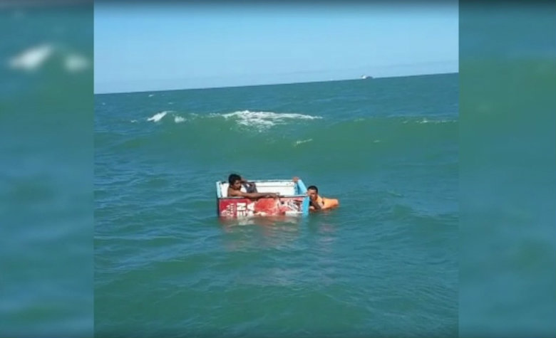 Pescadores naufragan en nevera tras hundirse su barco
