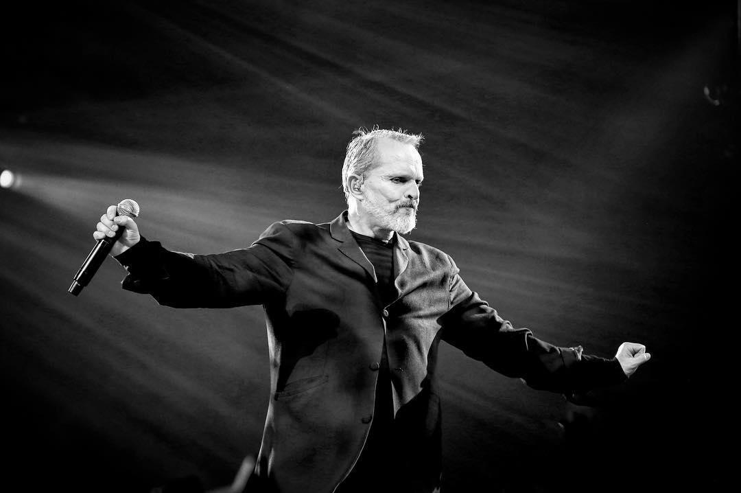 ¿Enfrenta una fuerte depresión Miguel Bosé?