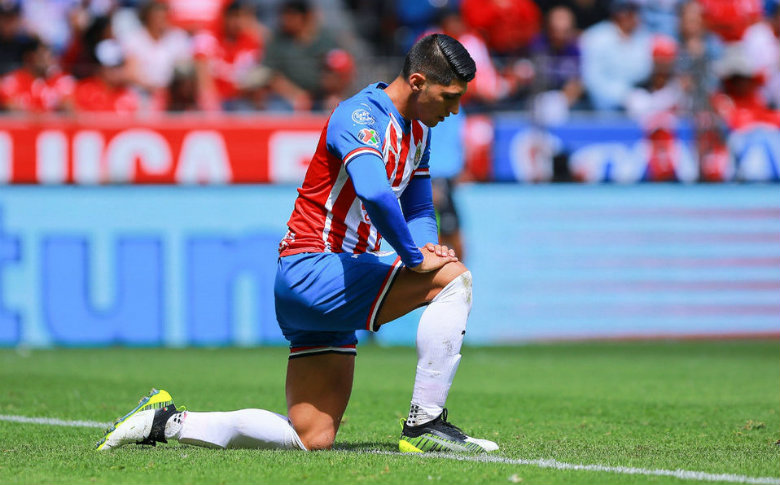 Alan Pulido revela los motivos de su salida de Chivas