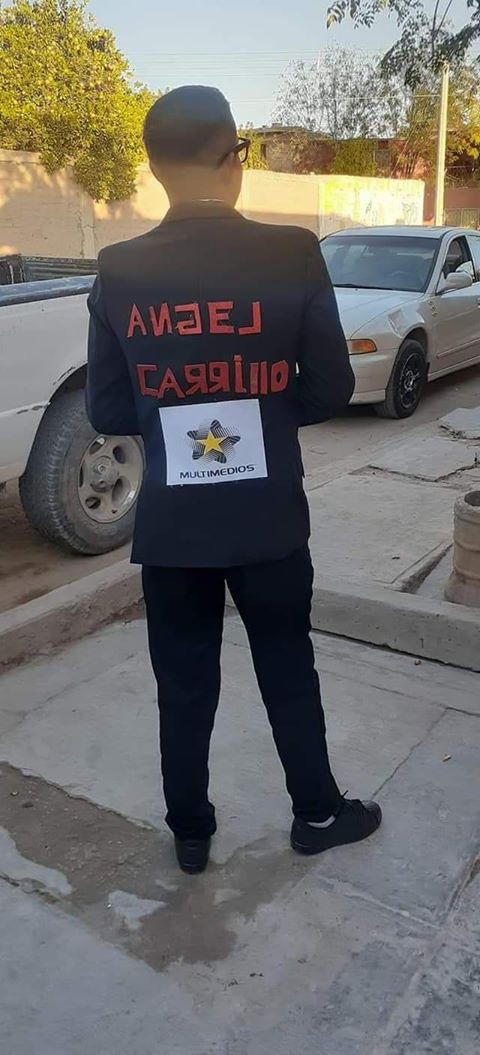 ¡UFFFF! Captan a lagunero peregrinando con disfraz de "Ángel Carrillo" (VIDEO)