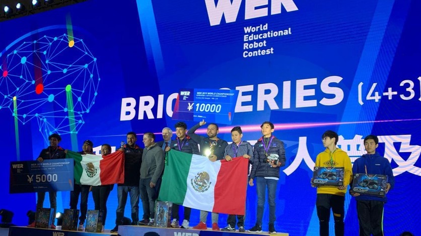 Estudiantes del Conalep ganan torneo mundial de robótica en China