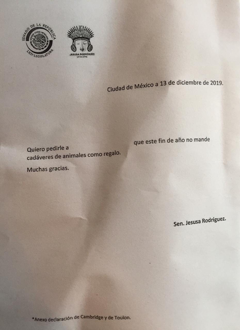 Jesusa Rodríguez pide no regalar 'cadáveres de animales' a senadores