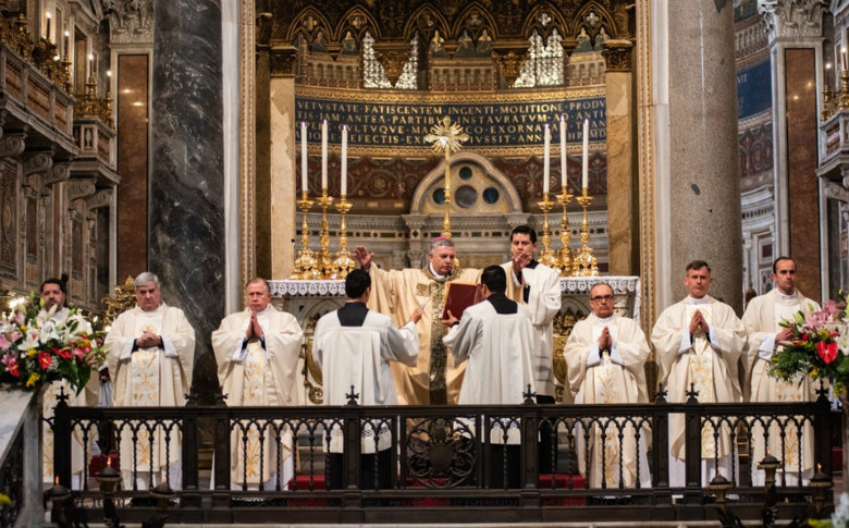Legionarios de Cristo aceptan 175 casos de abuso sexual a menores; 60 del padre Maciel