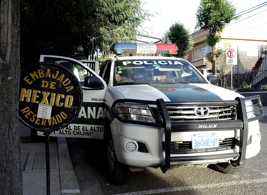 México pidió hace un mes a Bolivia reforzar seguridad en embajada tras protestas