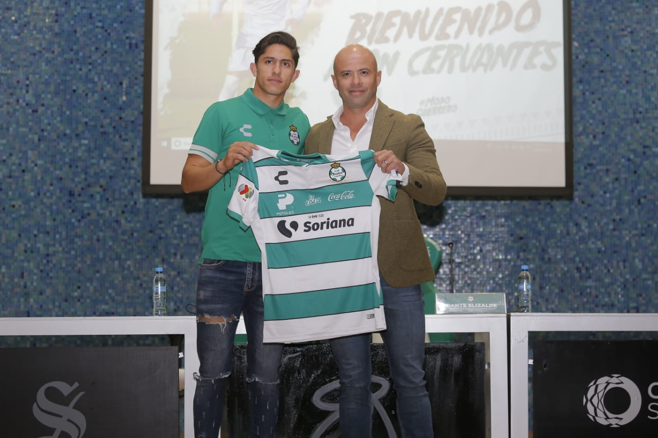Santos Laguna presenta a Alan Cervantes