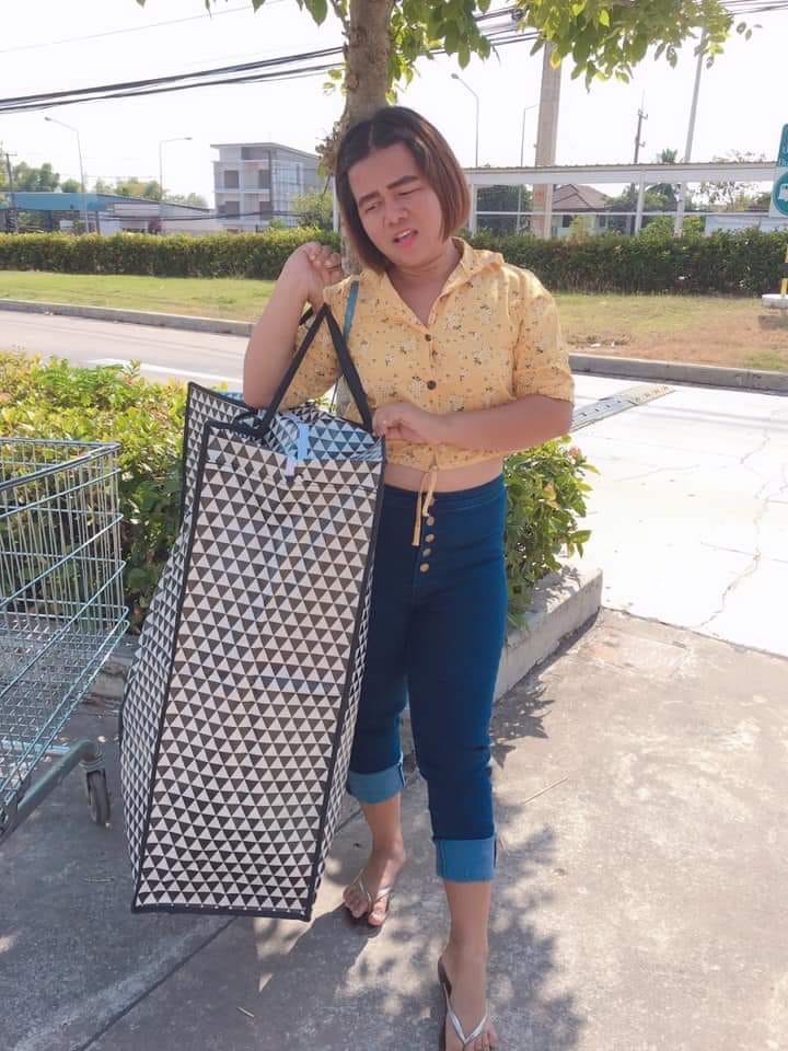 Tailandeses enfrentan creativamente prohibición de bolsas de plástico