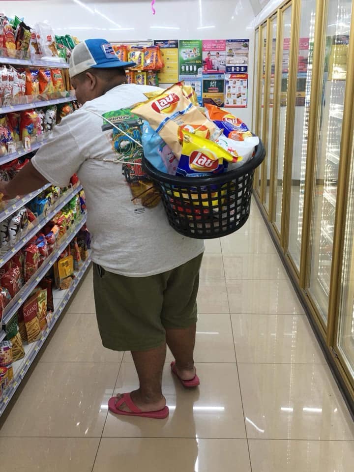 Tailandeses enfrentan creativamente prohibición de bolsas de plástico