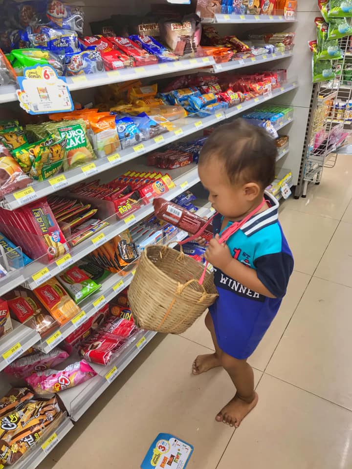 Tailandeses enfrentan creativamente prohibición de bolsas de plástico