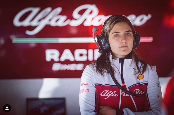 Ferrari quiere chicas en su equipo