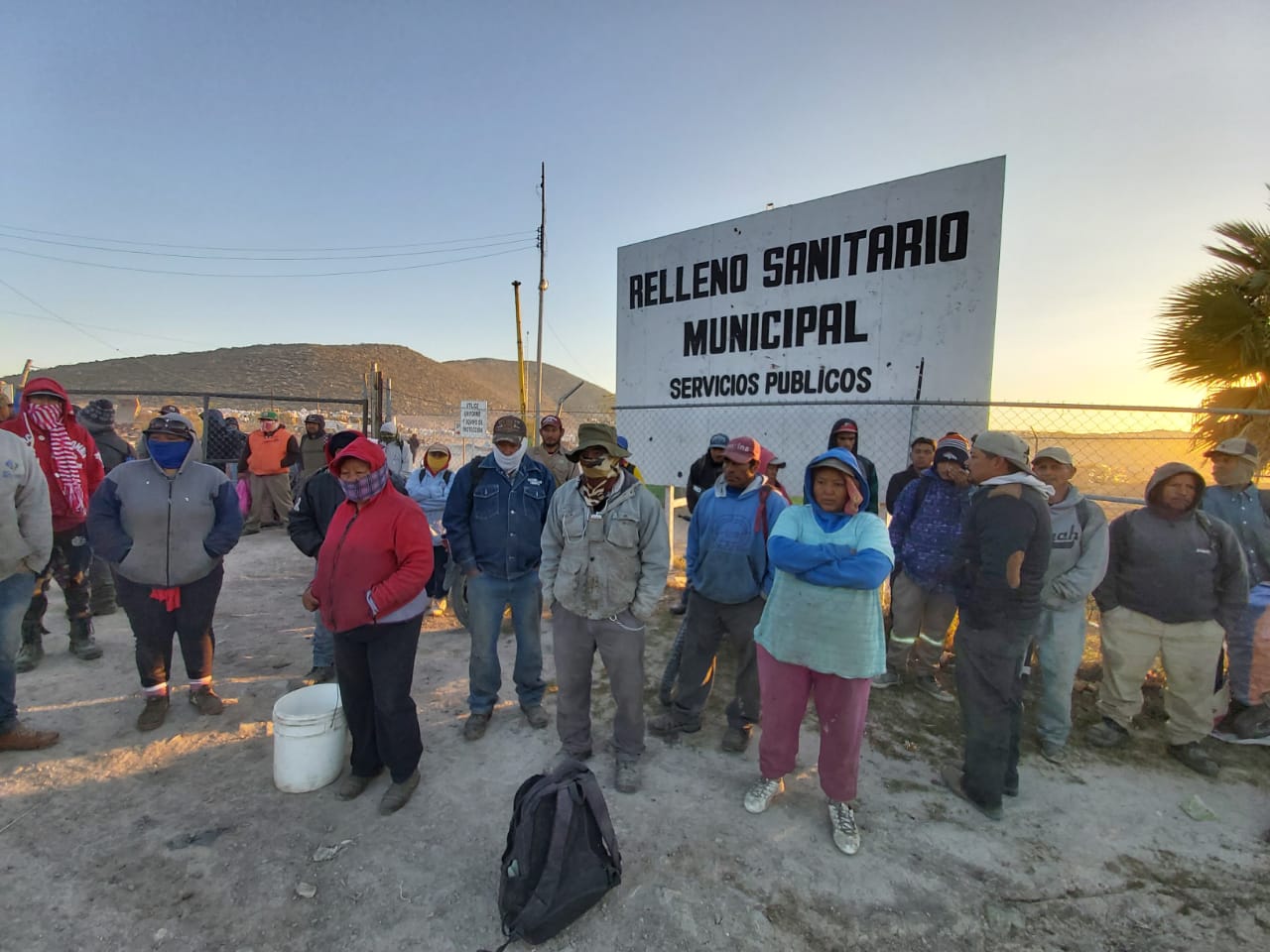 Por compra de material a precios bajos, pepenadores toman el relleno sanitario de Gómez Palacio