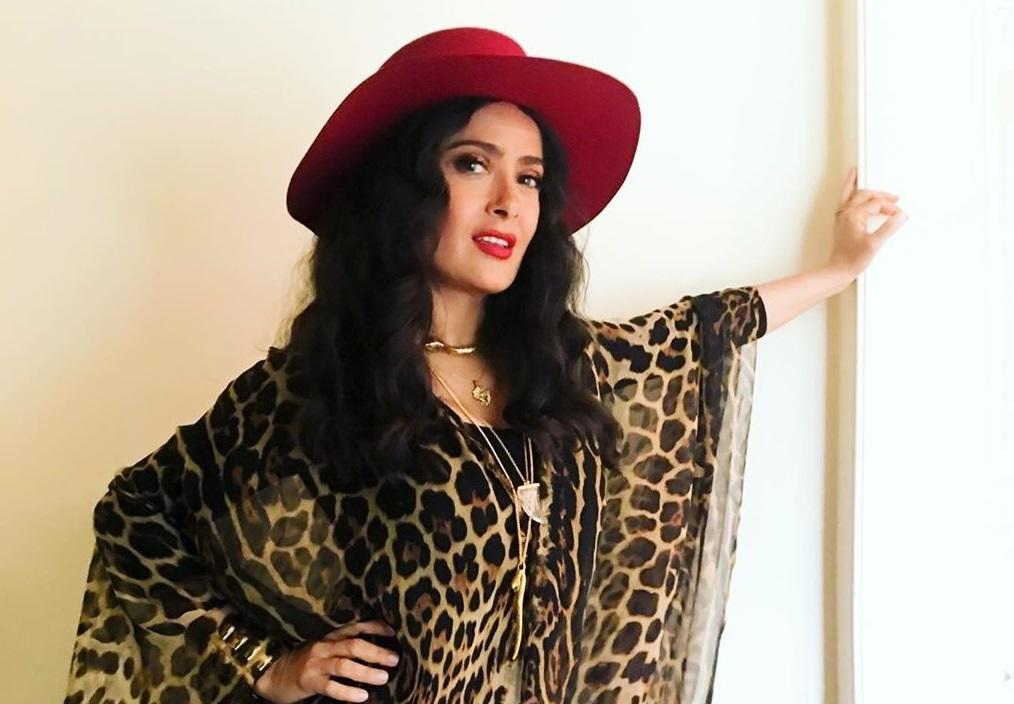 Tras recomendar libro 'racista', ofrece disculpas Salma Hayek