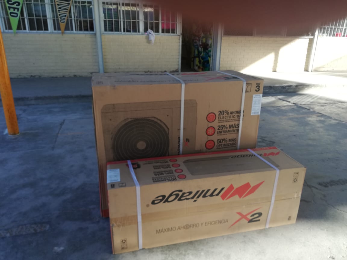 Programa de apoyos de minisplit llega a escuelas del poniente de Torreón