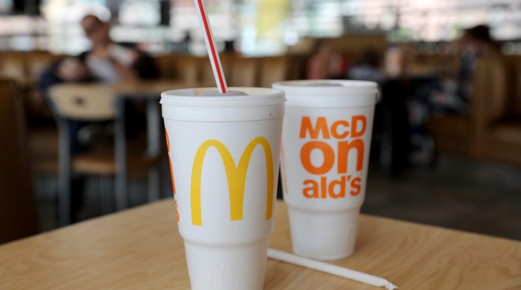 McDonald´s subasta su último popote en un millón de pesos