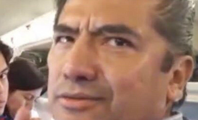 Se baja del avión porque viajar con AMLO 'es inseguro para su familia' [VIDEO]