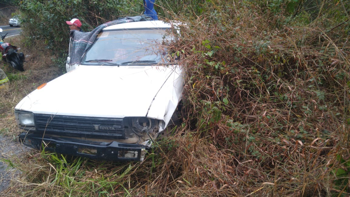 Aparatoso accidente en Talpa de Allende