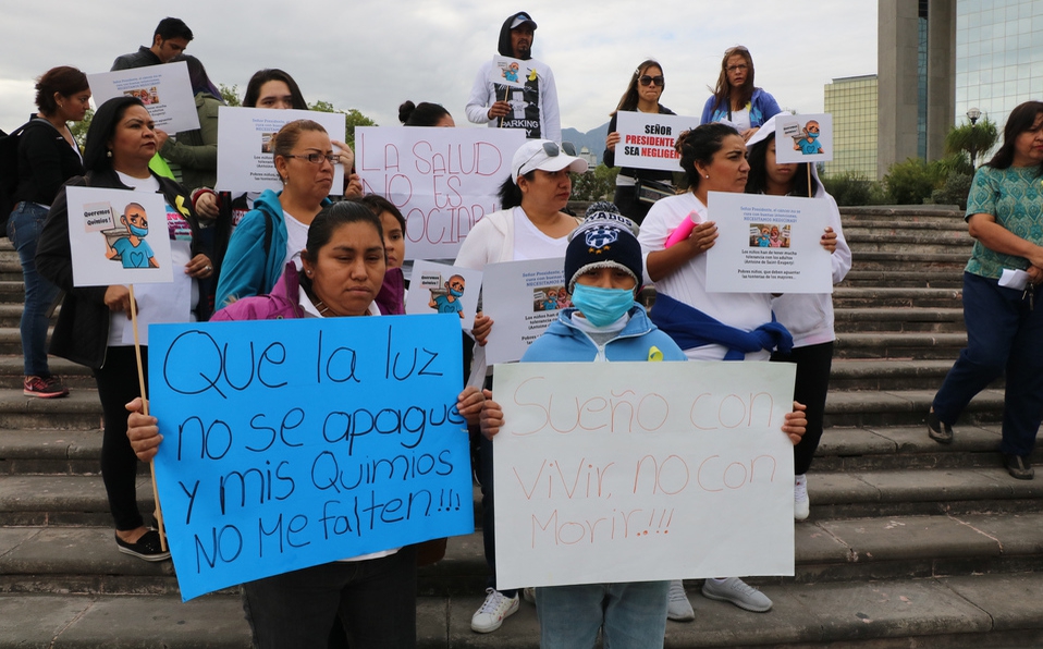 Juez ordena a gobierno federal no suspender medicamentos a niños con cáncer