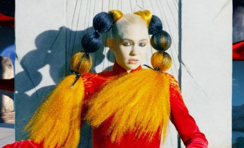 Grimes estrena video de su nuevo sencillo ‘Delete Forever’