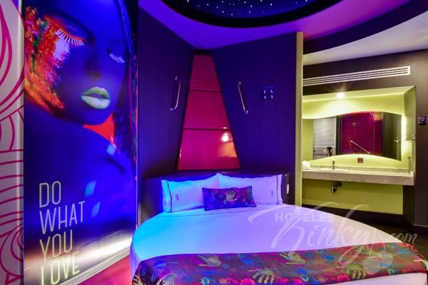 Saca tu lado atrevido y lánzate este 14 de febrero a uno de estos hoteles eróticos en CDMX