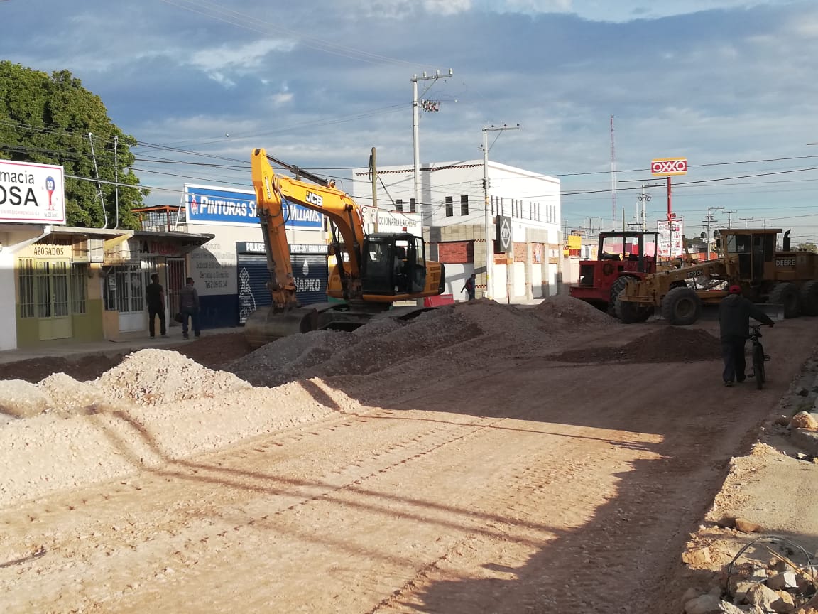 Vecinos denuncian retraso en trabajos en calzada División del Norte