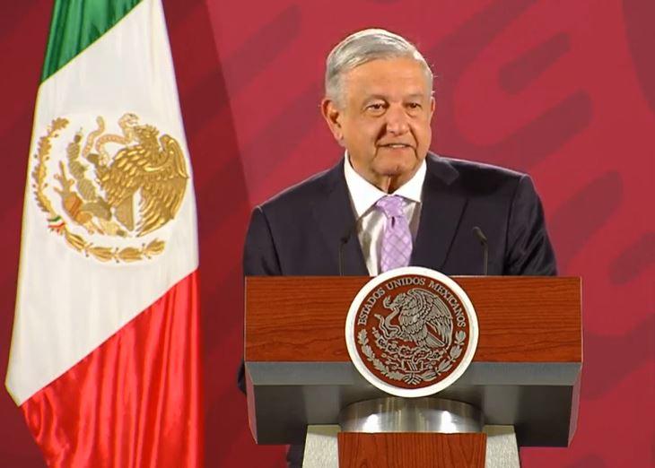 La familia es la principal institución de seguridad social: AMLO