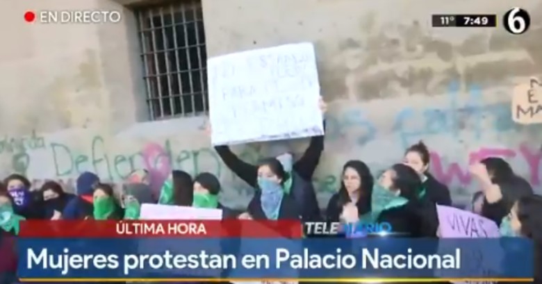 VIDEO: Feministas vuelven a vandalizar Palacio Nacional
