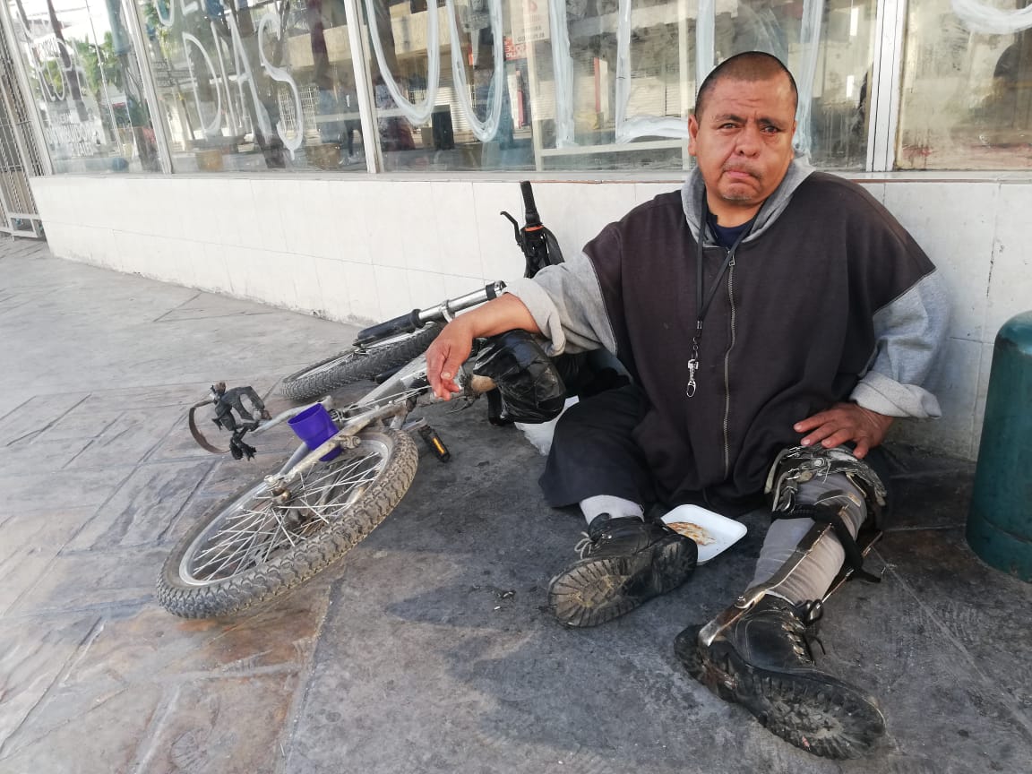Luego de sufrir poliomelitis, Don Jesús necesita reponer su viejo aparato de traslado