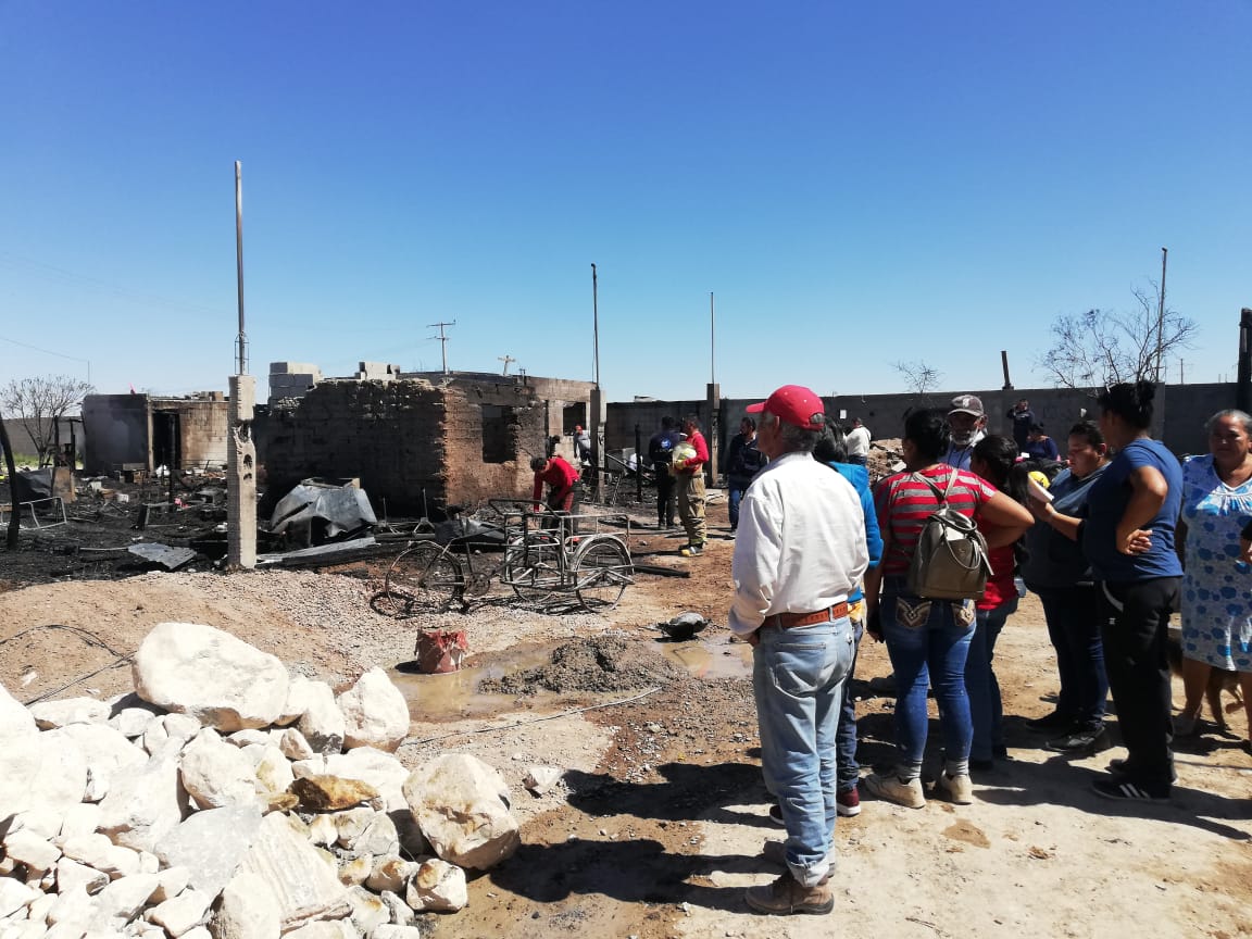 Incendio deja a 16 familias sin hogar en colonia de Torreón