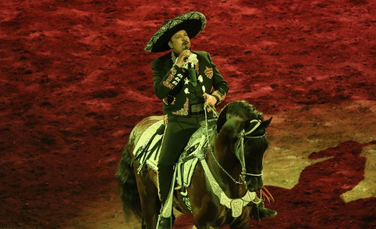 Telediario Media Conquista Pepe Aguilar, en familia, con su 'Jaripeo sin Fronteras' Telediario Media Conquista Pepe Aguilar, en familia, con su 'Jaripeo sin Fronteras'