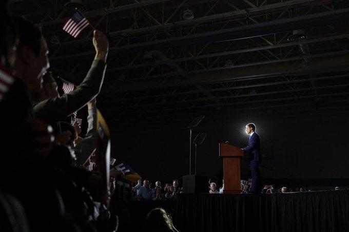 Buttigieg se retira mientras Biden y Sanders pelean por el primer lugar en las primarias demócratas