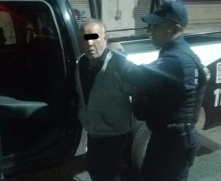 Detienen a adulto mayor por robo de celular a joven en el Centro de ...