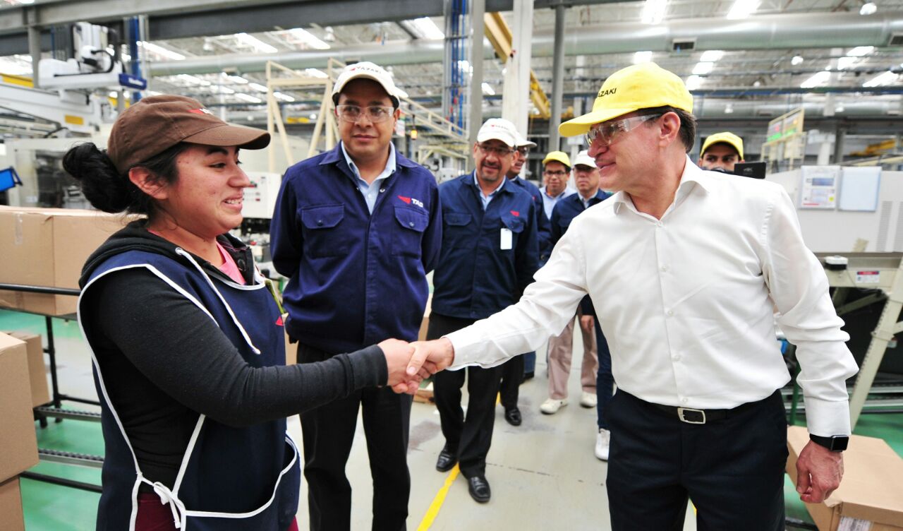 Avanza Durango con empleos formales para mujeres: Aispuro