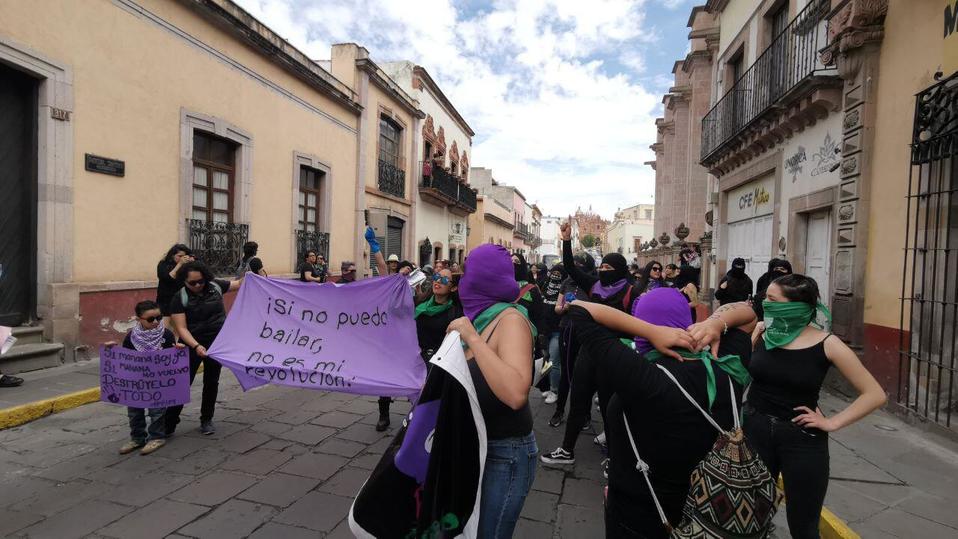 Estados se pintan de verde y morado por marchas del Día de la Mujer