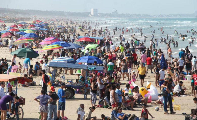 Cierran playa en México para evitar propagación del coronavirus