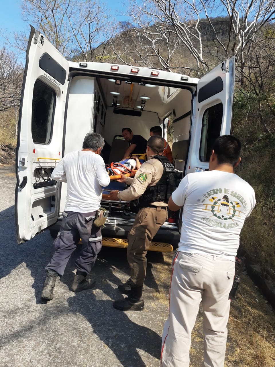Rescatan a niño en la Barranca de Huentitán