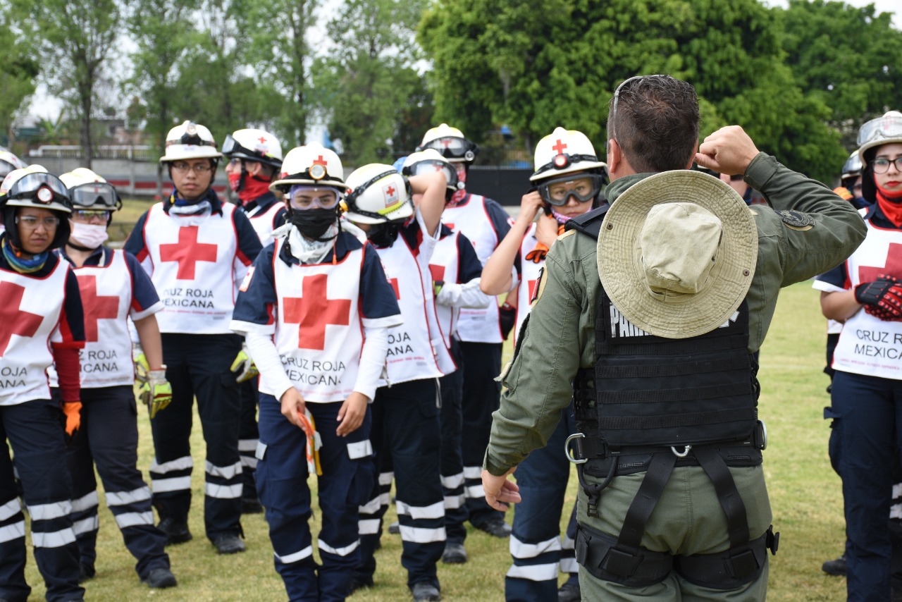 Personal de la Cruz Roja fue capacitado para traslados médico-aéreos.