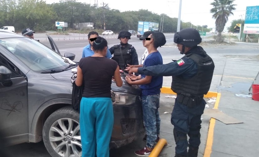 Detienen a tres hombres y una mujer con cristal en Escobedo ...