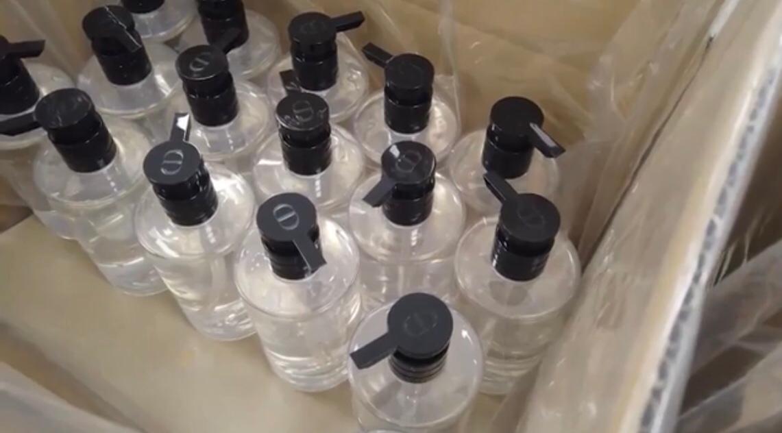 Louis Vuitton, Dior y Givenchy se unen para realizar alcohol en gel para combatir al Coronavirus 
